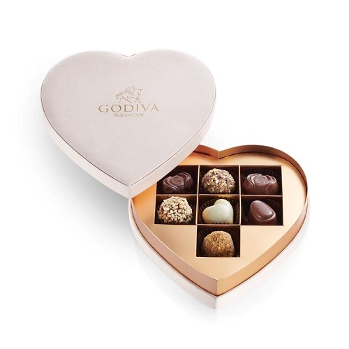 7 PCS BEIGE CHOCOLATE HEART BOX